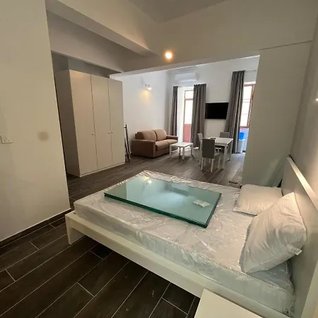 Apartment Flat With Backyard