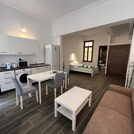 Flat With Backyard Апартаменты Слима